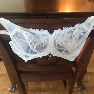 32D Bra. Lunaire. Sheer, Very Pretty.
